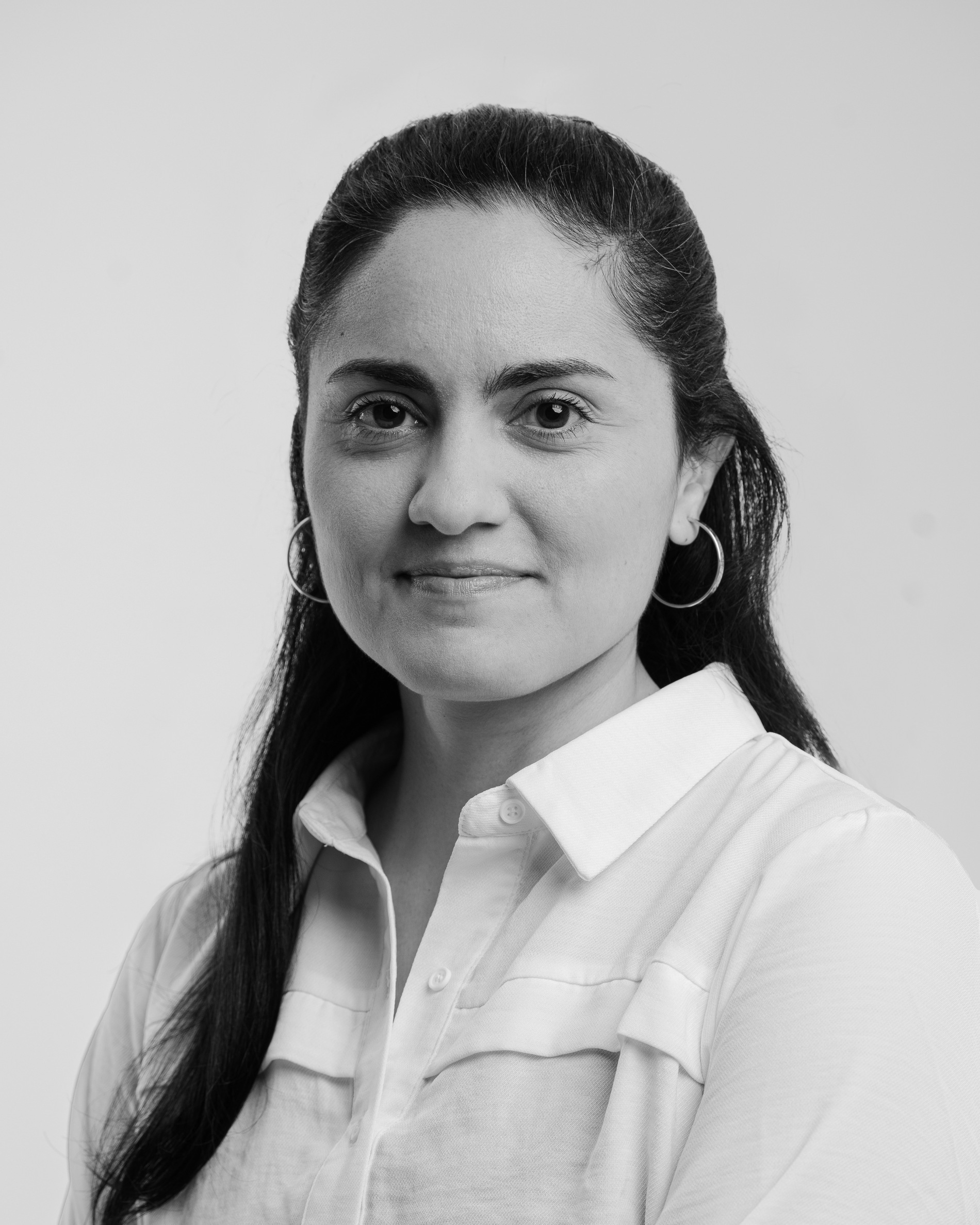 Mayra  Hernández 